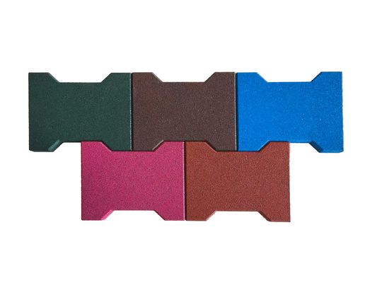 Paardenrennen Brick Dog Shape H Shape 200*160*120mm Interlocking Rubber Pavers 20-50mm Anti Slip Voor Speelplaats